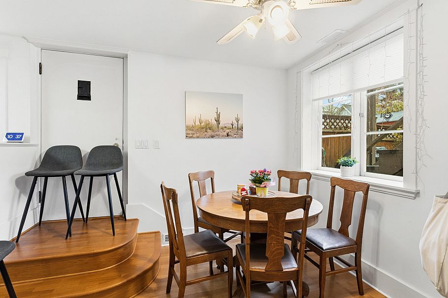 2582 W 6th Avenue Vancouver, BC - 32