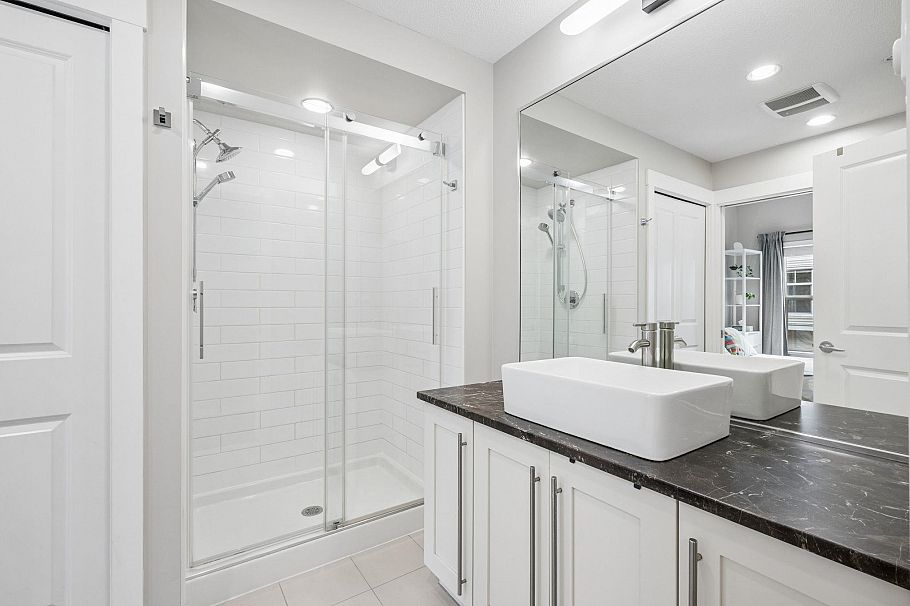 755 W 42 Avenue Vancouver, BC - 10