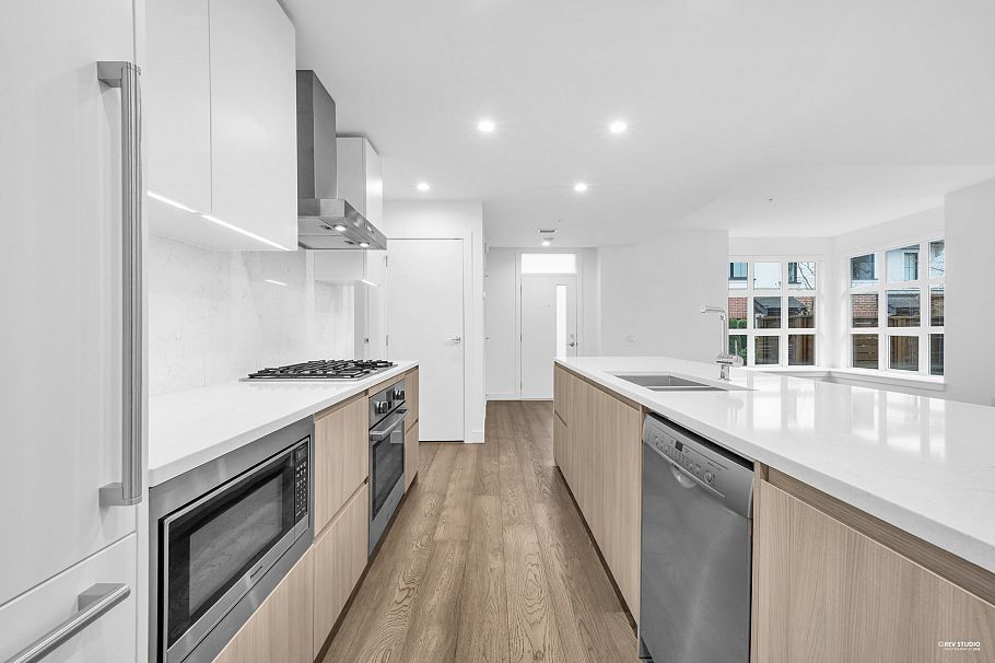 128 2060 Curling Road North Vancouver, BC - 12