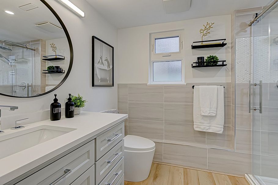 2836 Violet Street North Vancouver, BC - 9