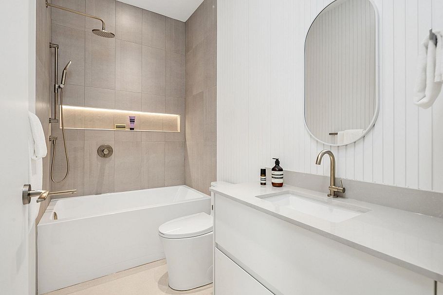 1 3642 West 20th Avenue Vancouver, BC - 38