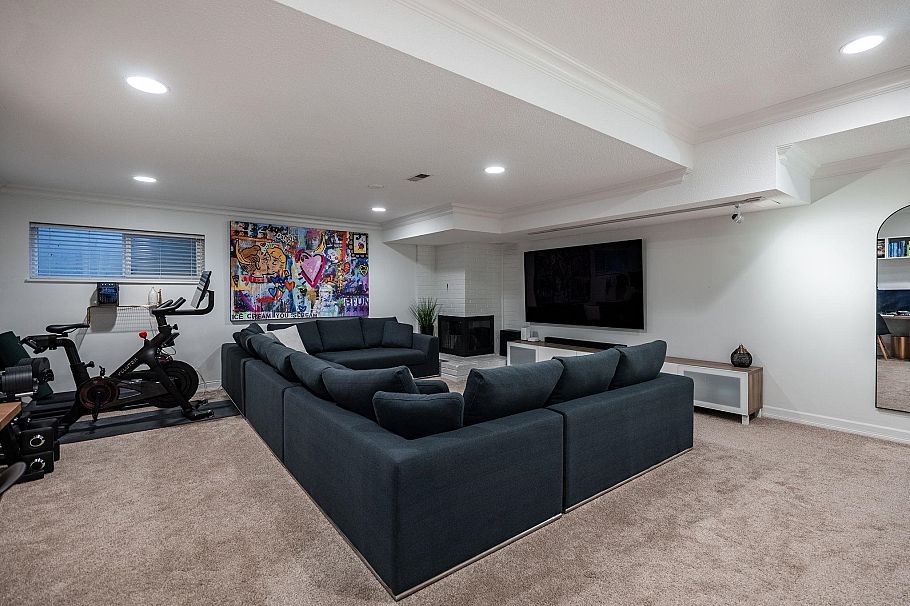 137 3300 Capilano Road North Vancouver, BC - 32