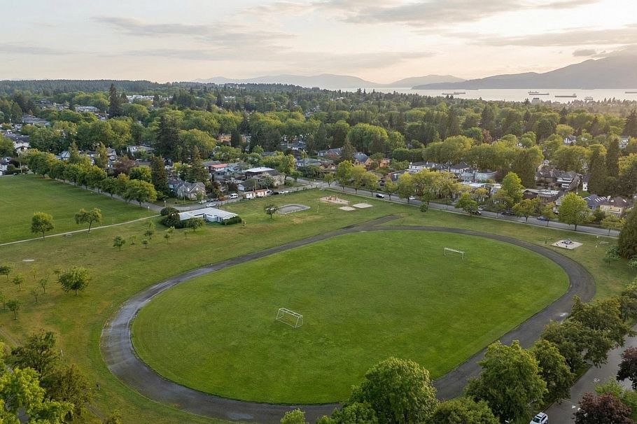 2907 W 30th Avenue Vancouver, BC - 36