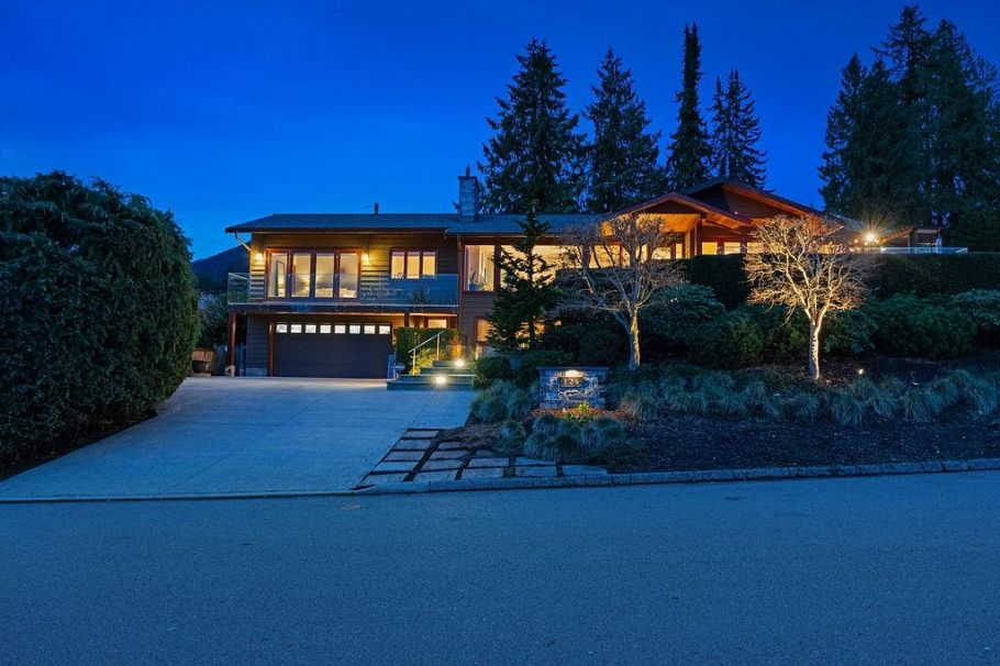 124 Carisbrooke Crescent North Vancouver, BC - 9