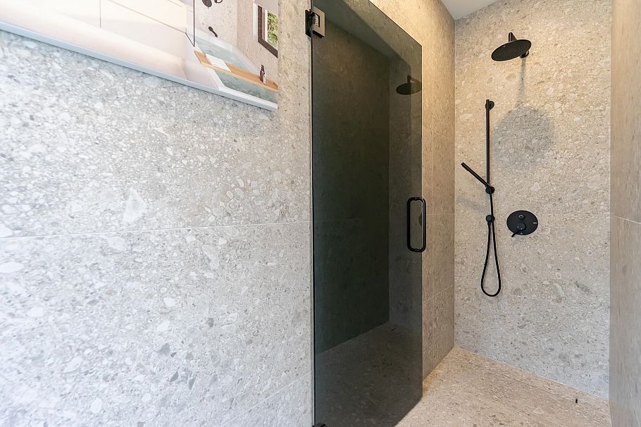 858 W 64th Avenue Vancouver, BC - 25