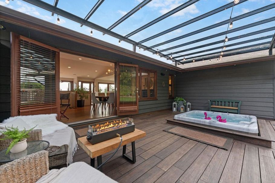 124 Carisbrooke Crescent North Vancouver, BC - 33