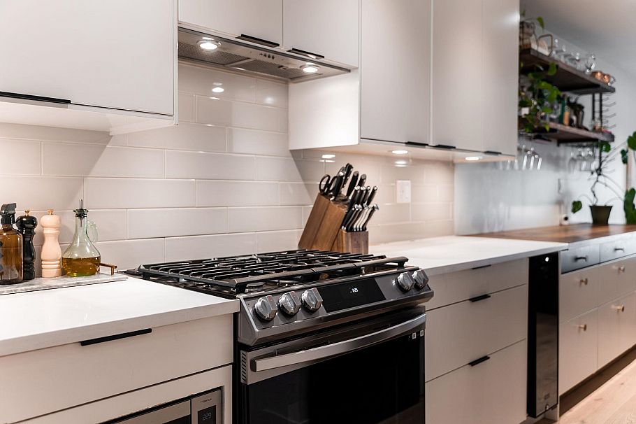 137 3300 Capilano Road North Vancouver, BC - 13