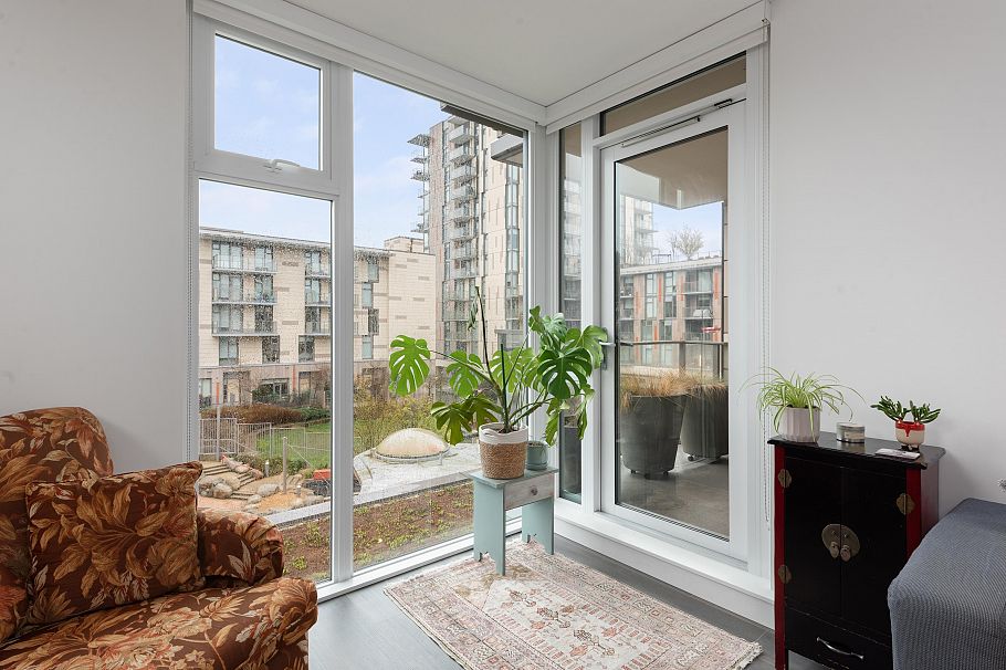 305 8138 Fraser Street Vancouver, BC - 3