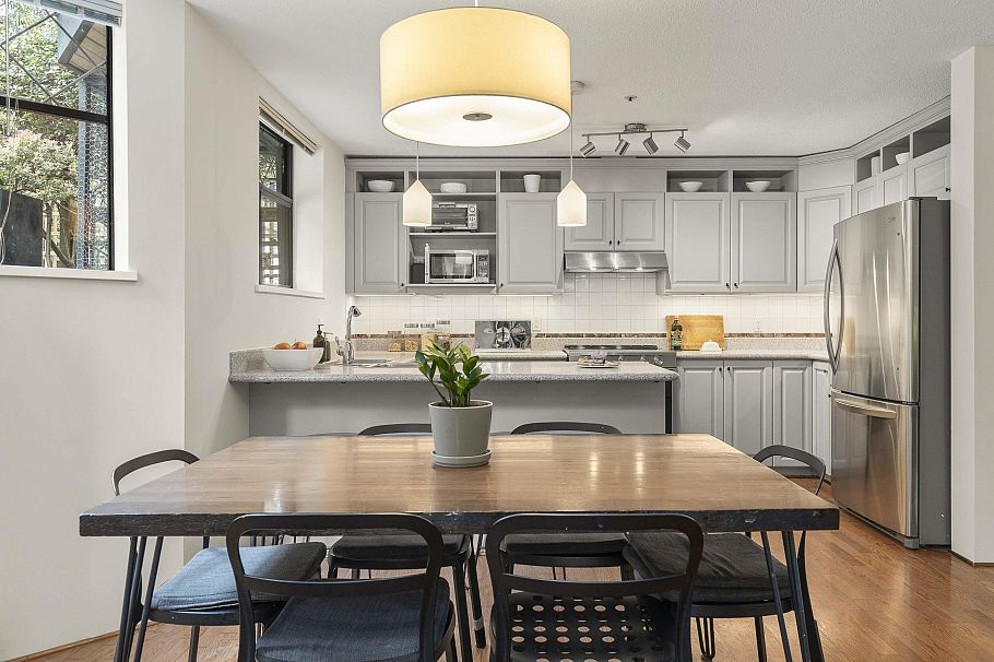 232 W 14th Avenue Vancouver, BC - 10