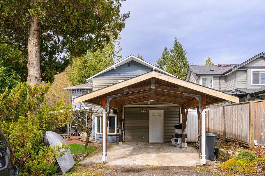 1355 Frederick Road North Vancouver, BC - 30