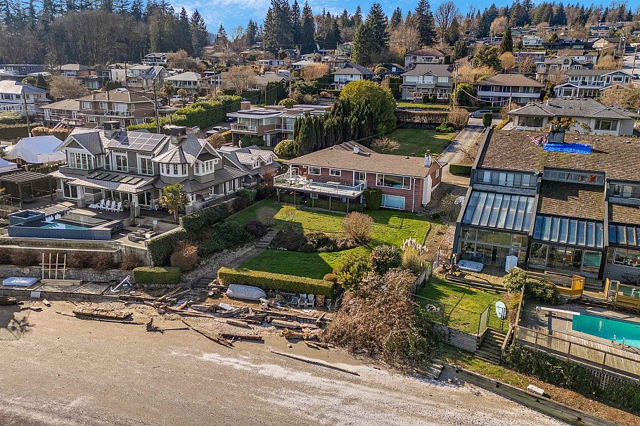 450 Beachview Drive North Vancouver, BC - 17