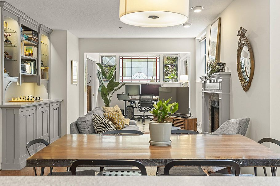 232 W 14th Avenue Vancouver, BC - 1