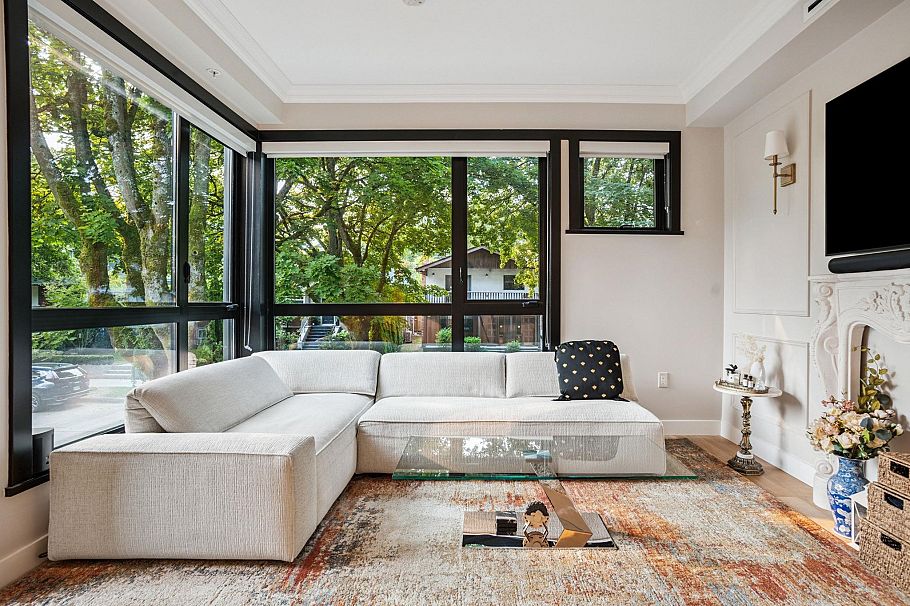 201 3669 West 11th Avenue Vancouver, BC - 2