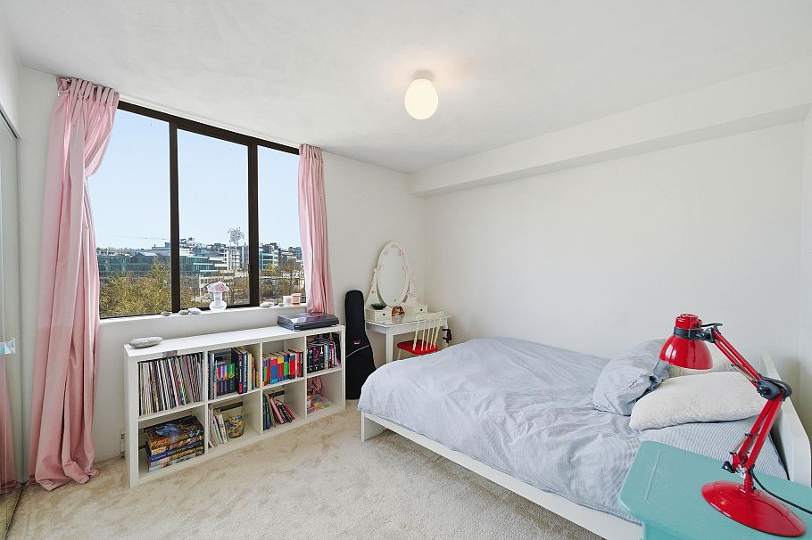 533 666 Leg In Boot Square Vancouver, BC - 31