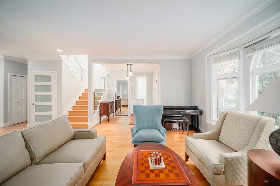 2726 W 42nd Avenue Vancouver, BC - 2