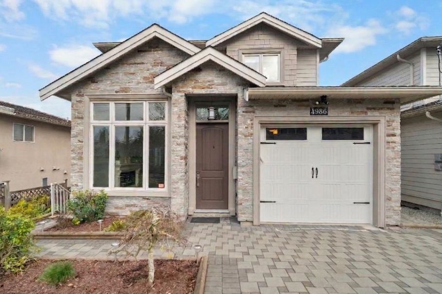 4986 Inman Avenue Burnaby, BC - 1