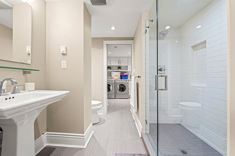 5790 Alma Street Vancouver, BC - 32