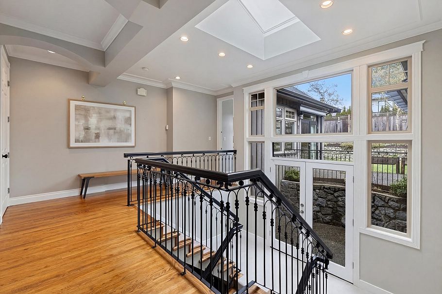 2752 Newmarket Drive North Vancouver, BC - 20