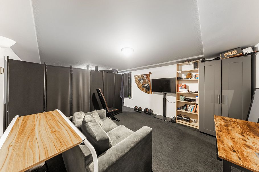 5765 Quebec Street Vancouver, BC - 11