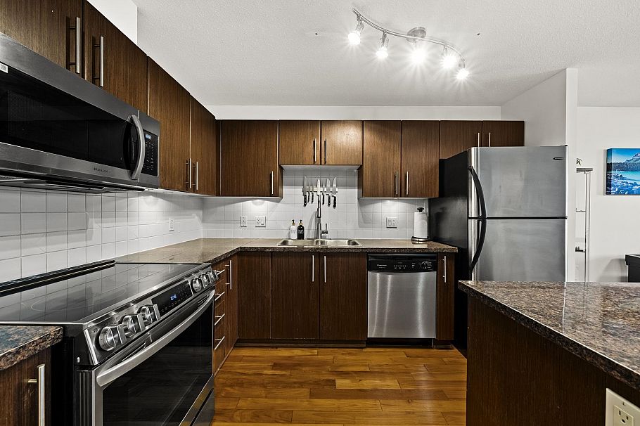 503 2088 Madison Avenue Burnaby, BC - 3