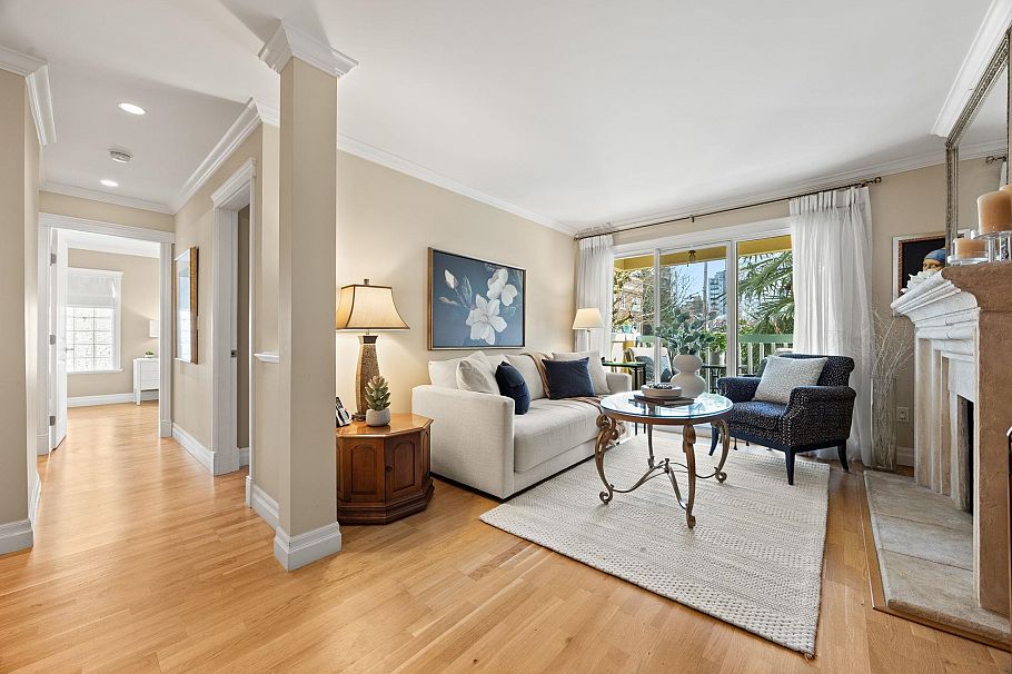 203 1125 Gilford Street Vancouver, BC - 2