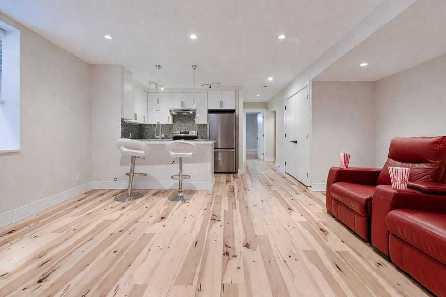 839 W 20th Street North Vancouver, BC - 34