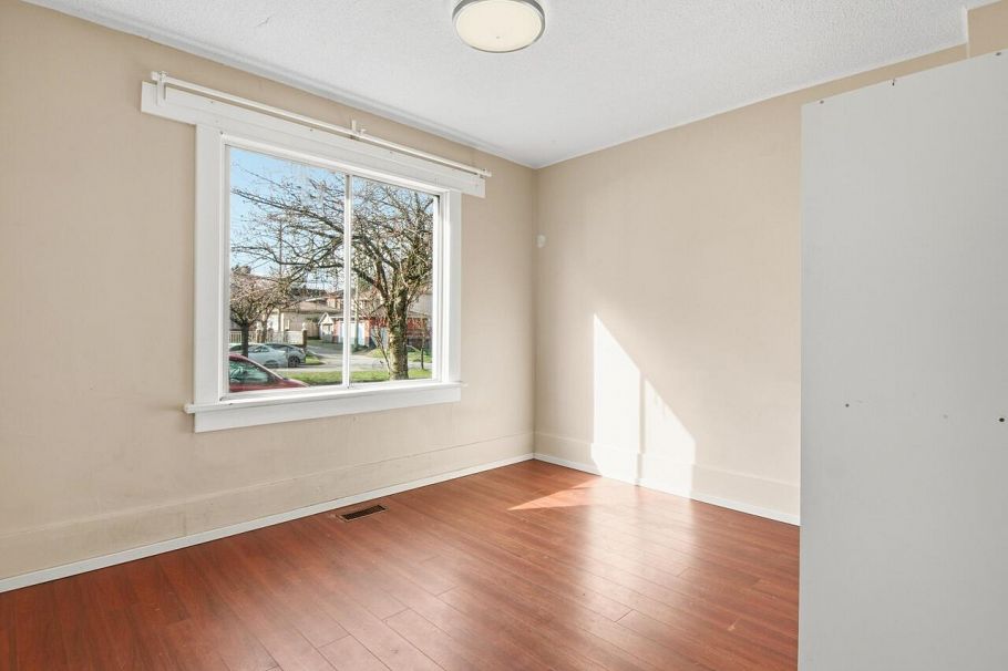 2437 E 22nd Avenue Vancouver, BC - 10