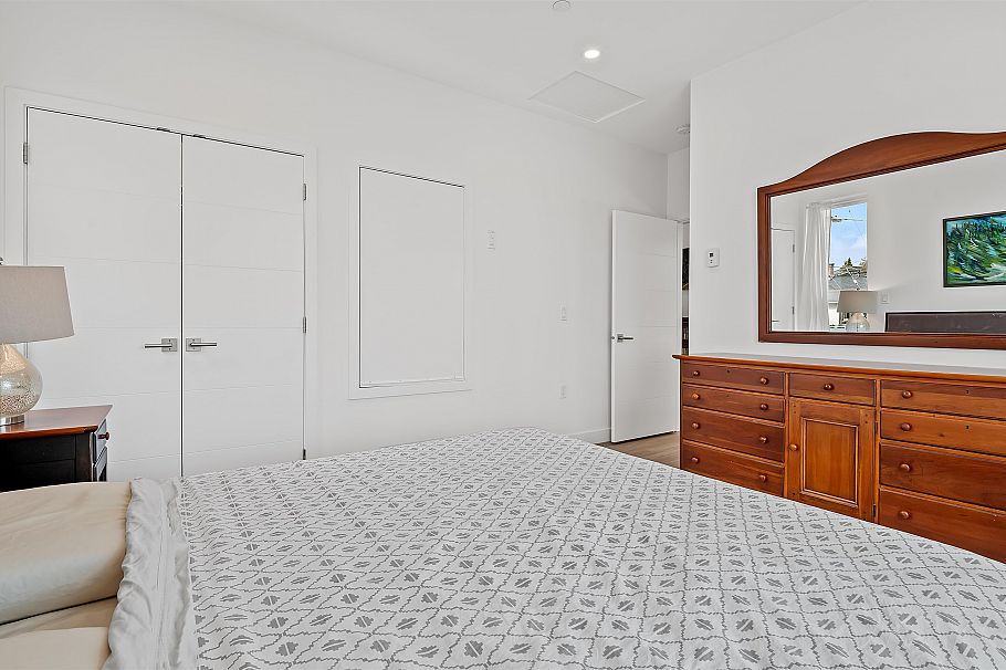 225 E 57th Avenue Vancouver, BC - 19