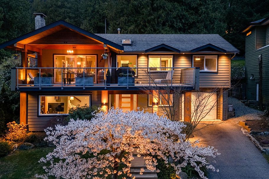 4515 Meadowbank Close North Vancouver, BC - 2