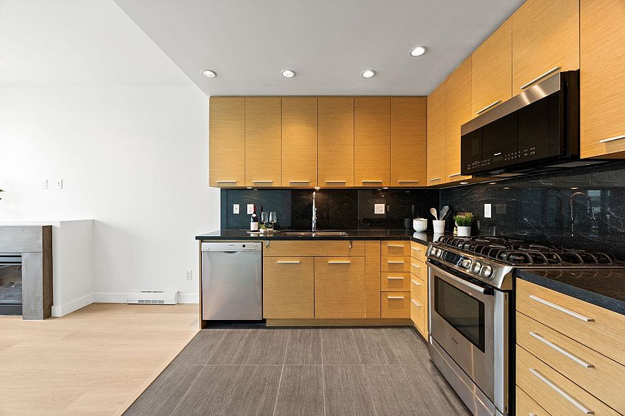 308 2528 Maple Street Vancouver, BC - 4