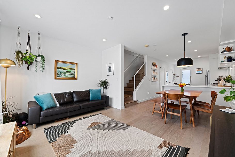 215 311 E 16th Avenue Vancouver, BC - 1