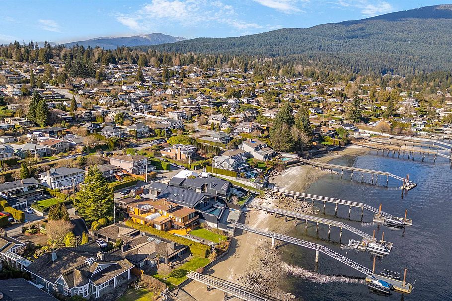 450 Beachview Drive North Vancouver, BC - 21