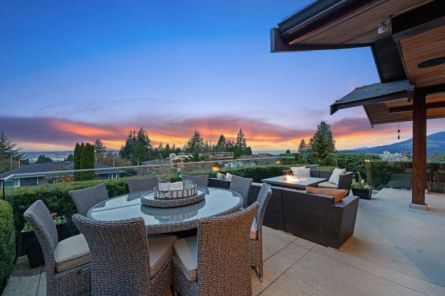 124 Carisbrooke Crescent North Vancouver, BC - 7