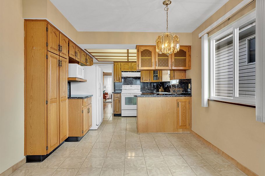 3240 Clive Avenue Vancouver, BC - 14