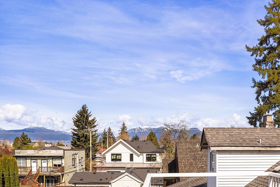 4491 Harriet Street Vancouver, BC - 9