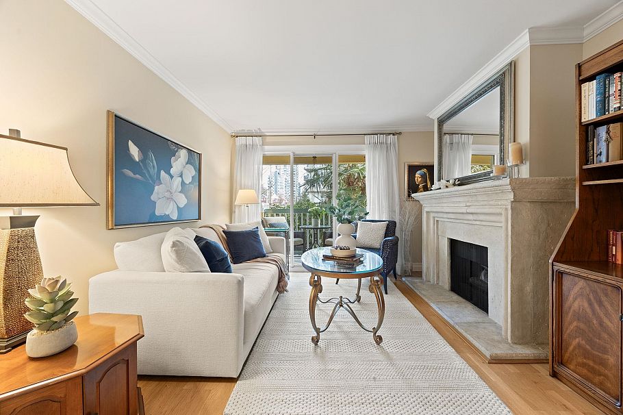 203 1125 Gilford Street Vancouver, BC - 3