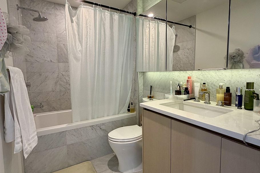 886 87 Nelson Street Vancouver, BC - 14