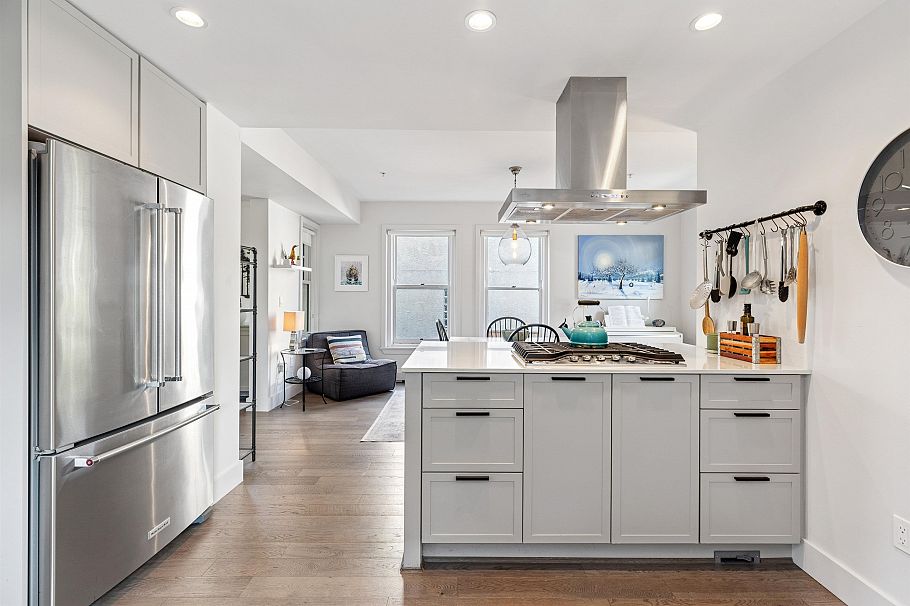 1 244 E 5th Street North Vancouver, BC - 8