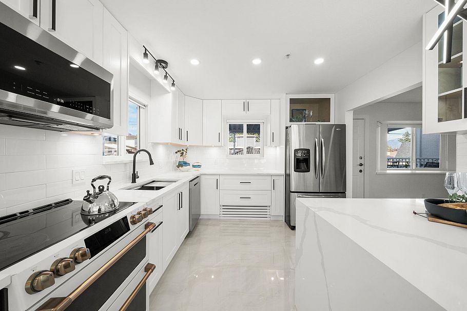 4769 Rupert Street Vancouver, BC - 9