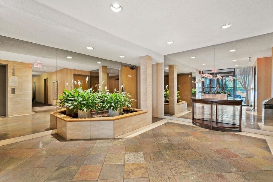 205 1050 Broughton Street Vancouver, BC - 29