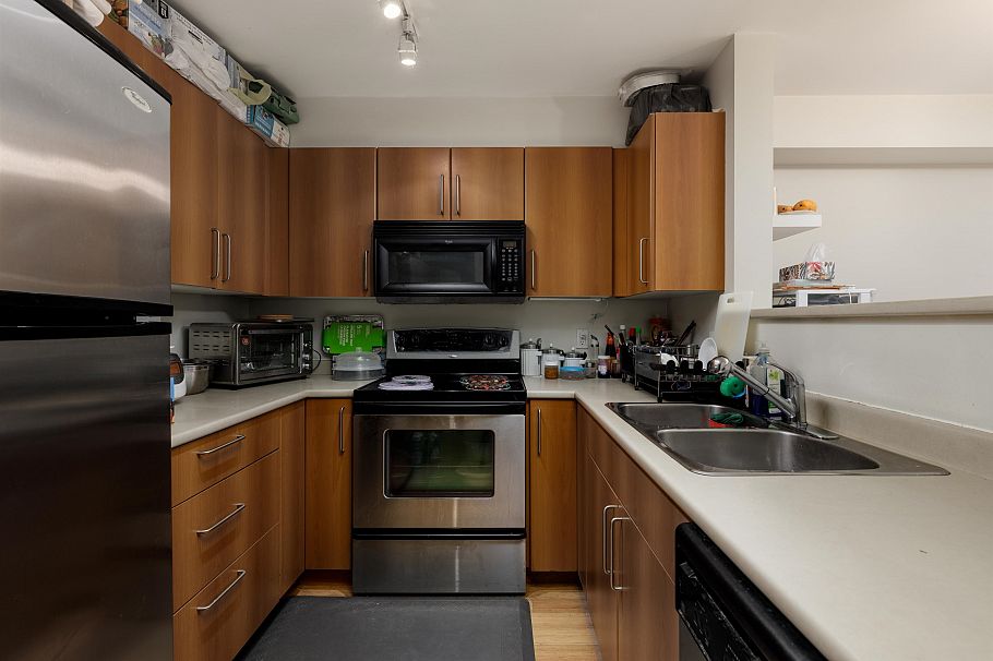 214 3575 Euclid Avenue Vancouver, BC - 7