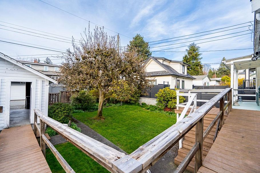 1969 W 43rd Avenue Vancouver, BC - 32
