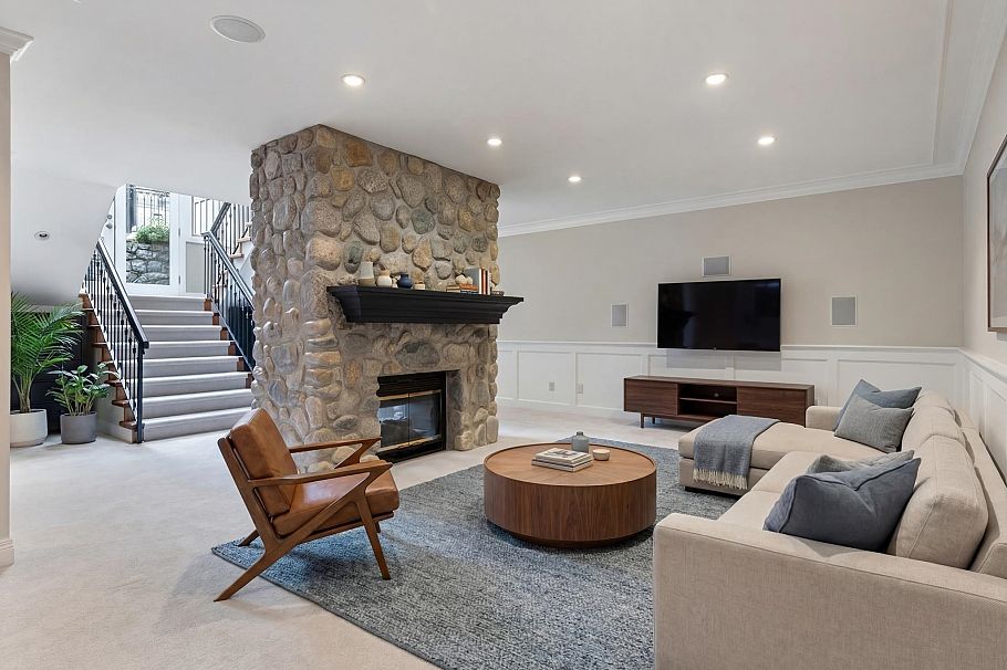 2752 Newmarket Drive North Vancouver, BC - 29