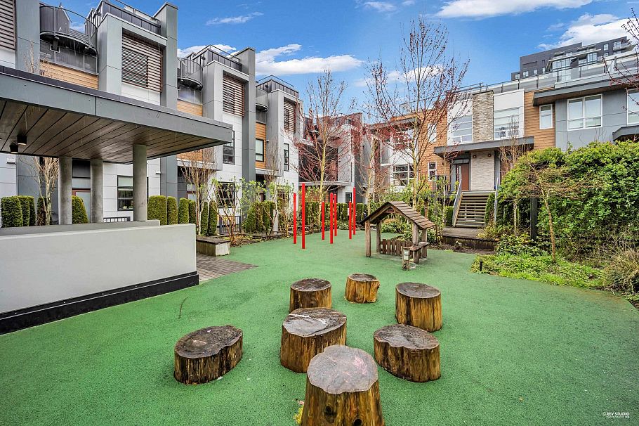 128 2060 Curling Road North Vancouver, BC - 25