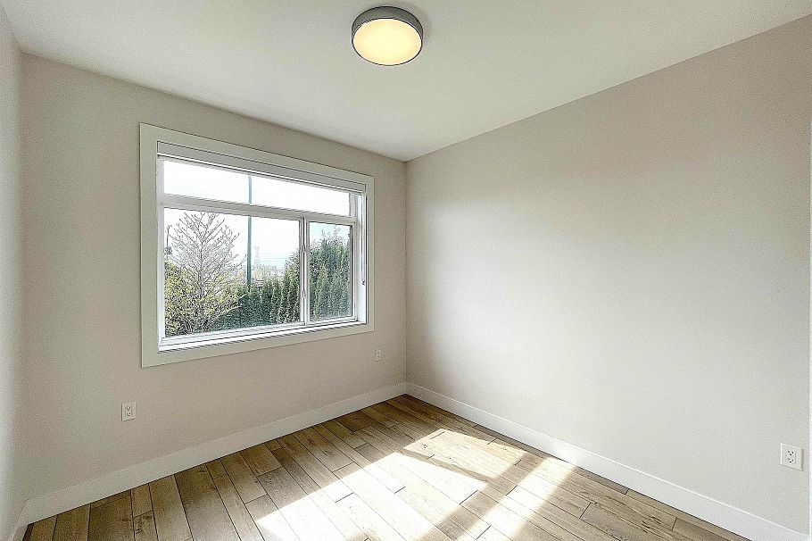 1633 SE Marine Drive Vancouver, BC - 29