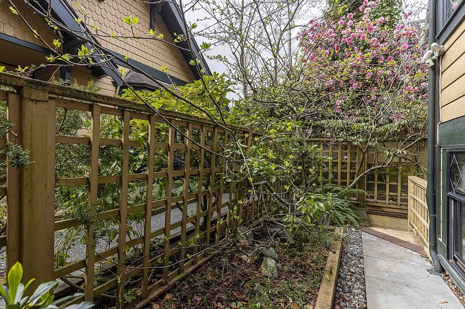 232 W 14th Avenue Vancouver, BC - 23