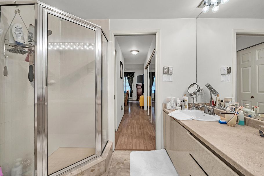 302 1311 Beach Avenue Vancouver, BC - 22