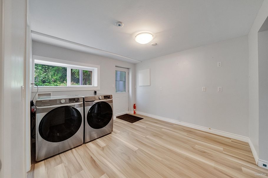 4366 Gilpin Crescent Burnaby, BC - 27