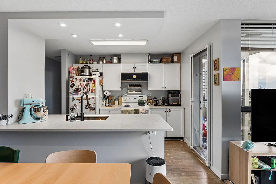 1209 3588 Crowley Drive Vancouver, BC - 9