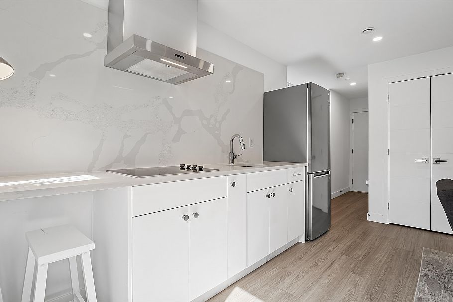 225 E 57th Avenue Vancouver, BC - 34